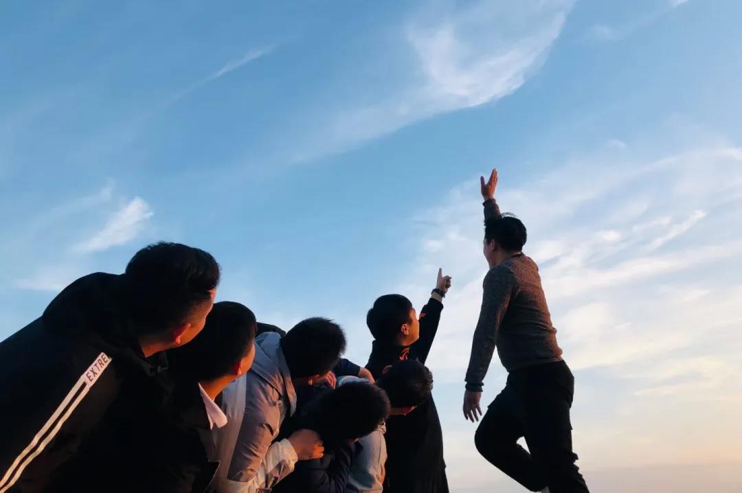 ��Ȧ��NO.40ح����·�ϲ���ͯ�棬����������·�ϼ������