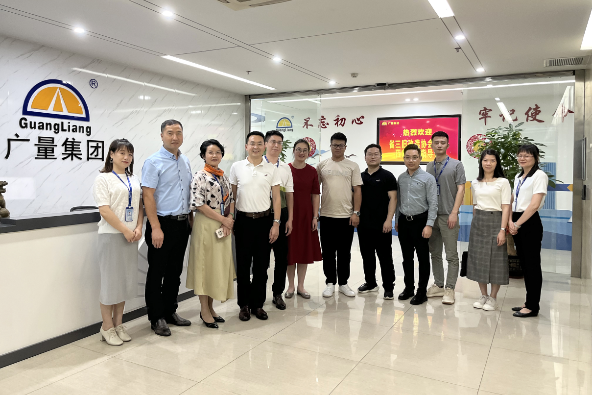 �㶫ʡ����ˢ��Э�����鳤����˸һ���߷õ������Ǽ���