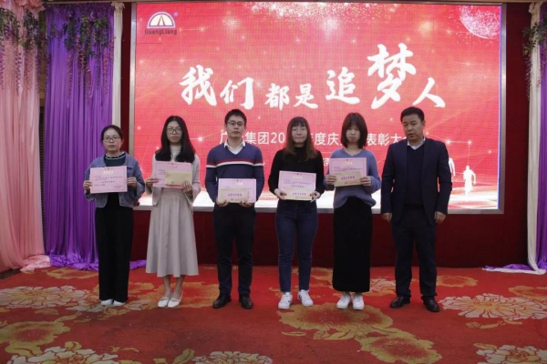 һ����Ա��������������һ���ʺ�����